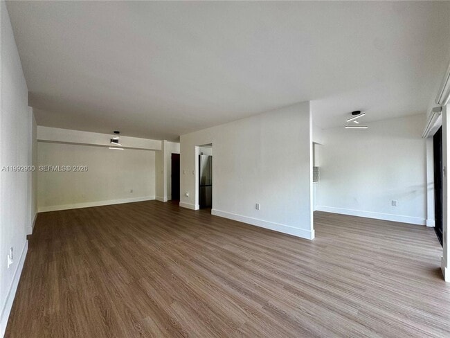 Building Photo - 5900 SW 127th Ave