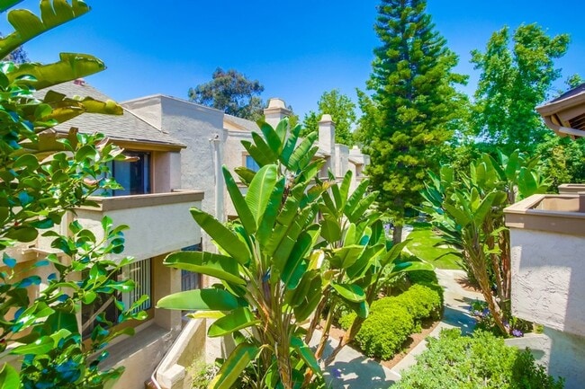 Building Photo - Spacious La Jolla Townhome in Desirable Wo...