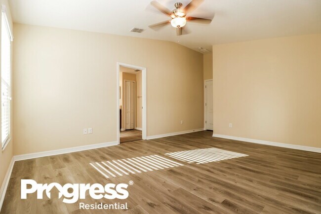 Building Photo - 10042 Ives Loop