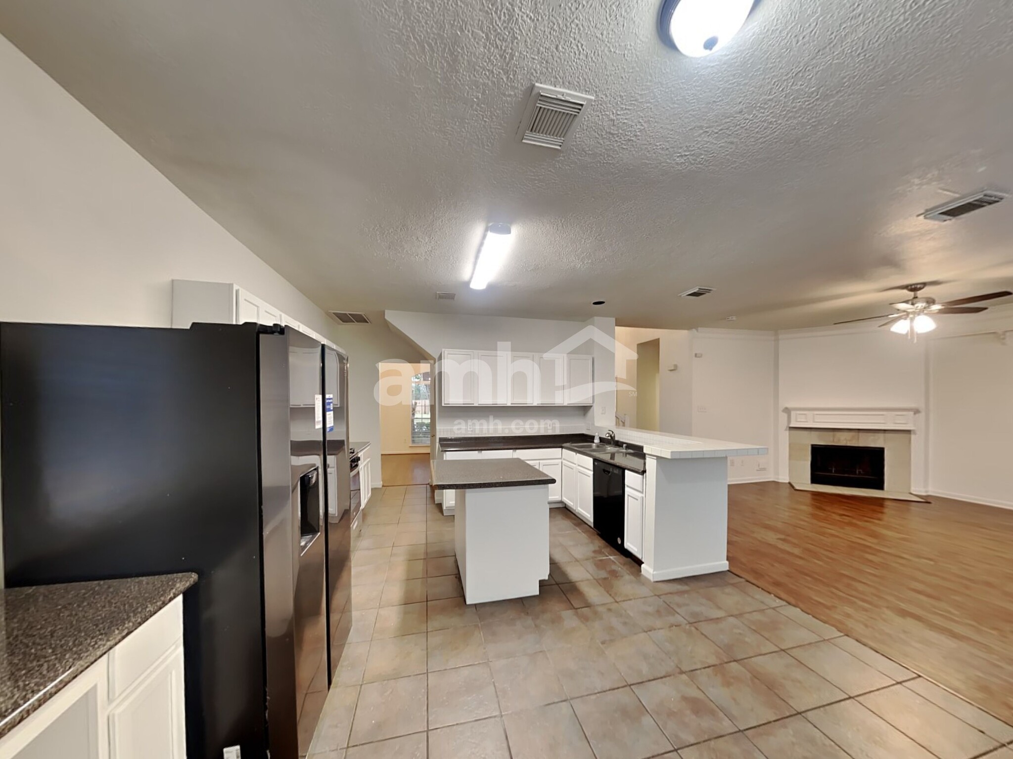 Building Photo - 21027 Deauville Dr