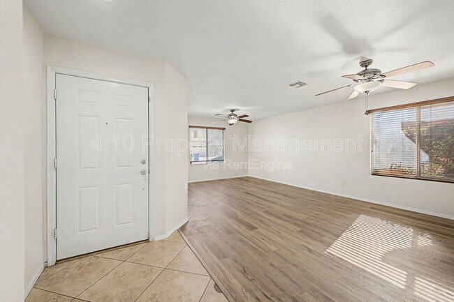 Building Photo - 6508 W Hilton Ave