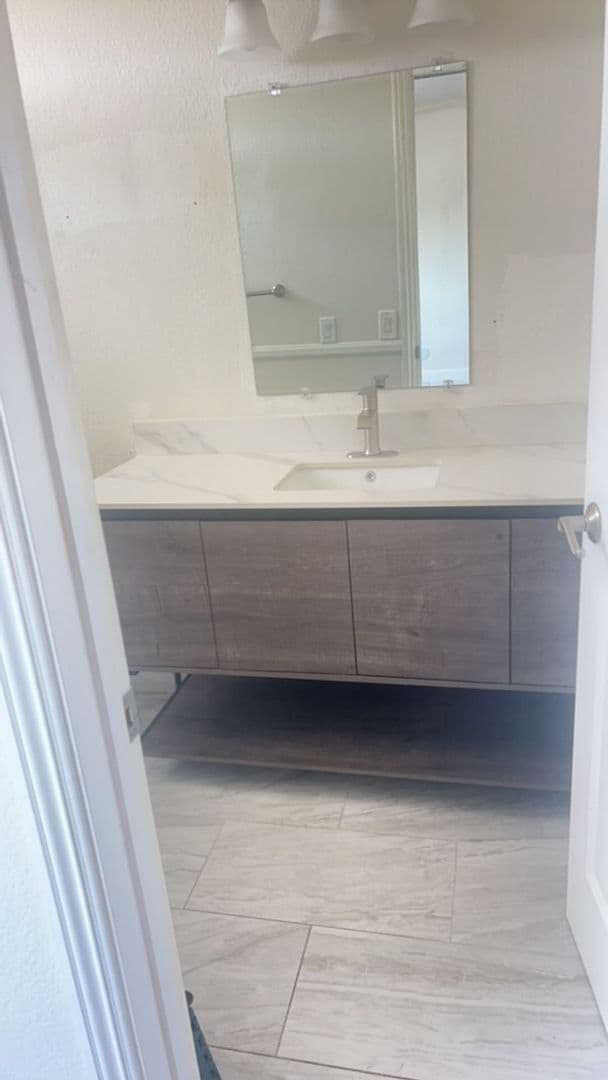 Building Photo - Available Now….large 4 bedroom in Vista, w...