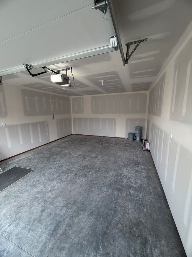 Building Photo - 119 Saddle Loop
