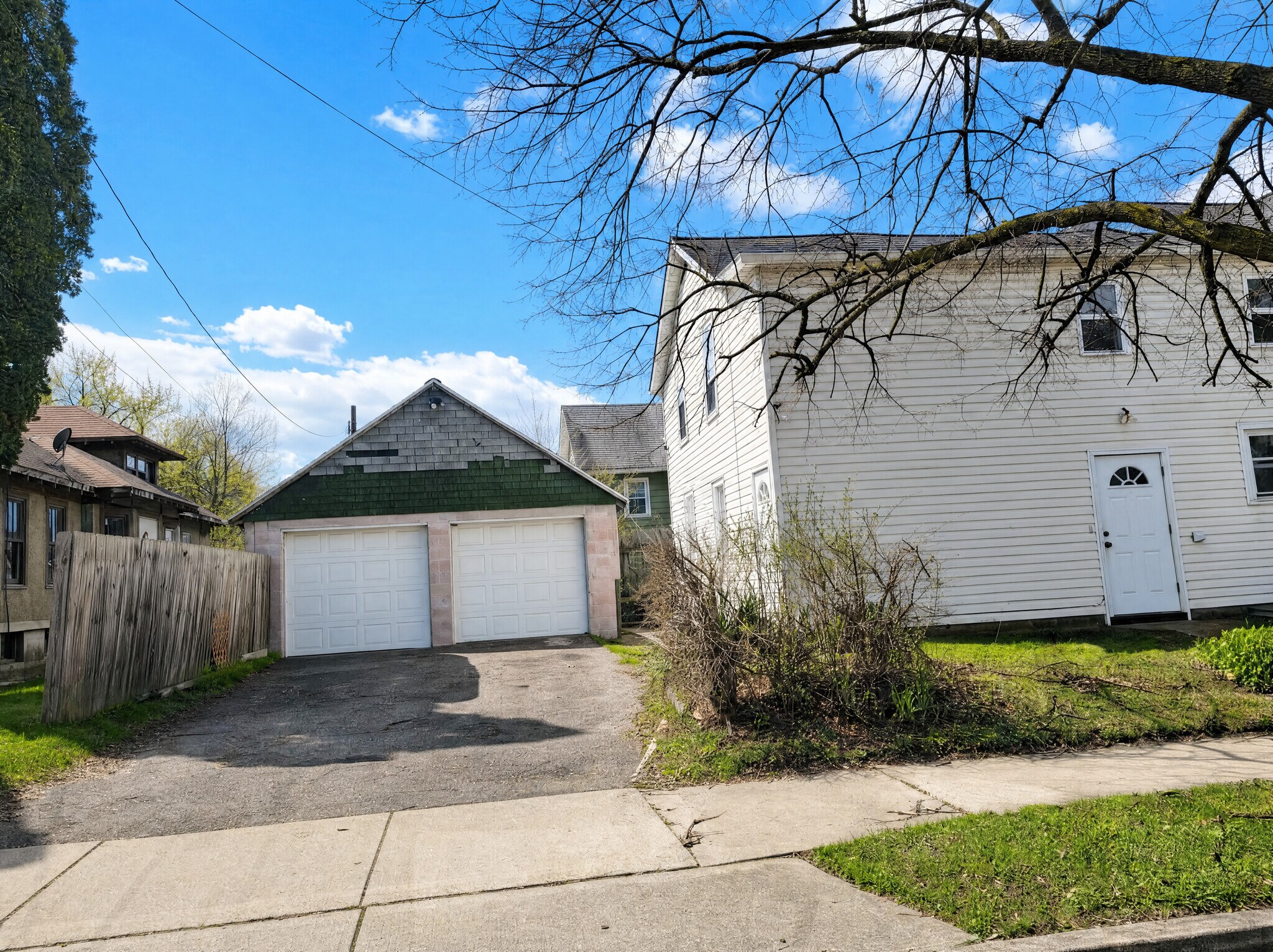 Building Photo - 72 Conklin Ave
