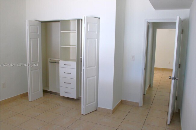 Building Photo - 2253 SW 10th St