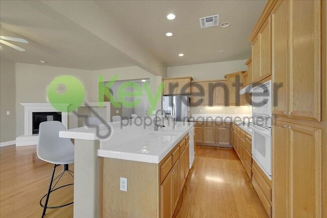 Building Photo - 9535 Setina Ln