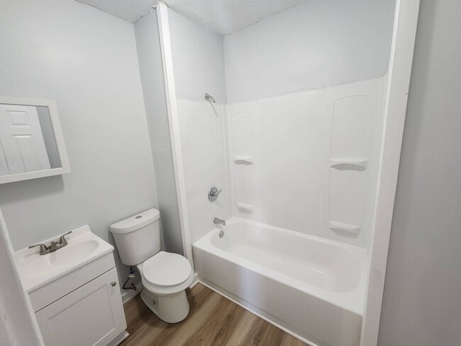 Building Photo - 12709 Parkhill Ave