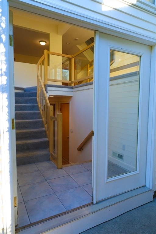 Building Photo - 145 Captain Eames Cir