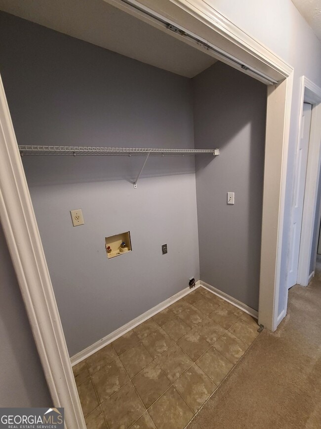 Building Photo - 216 Valley View