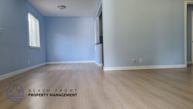 Building Photo - 1534-1548 W. 20th St.