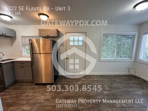 Building Photo - 5322 SE Flavel Dr