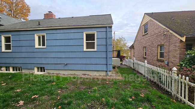 Building Photo - 139 S Lafayette Ave