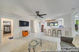 Building Photo - 605 Squires Row