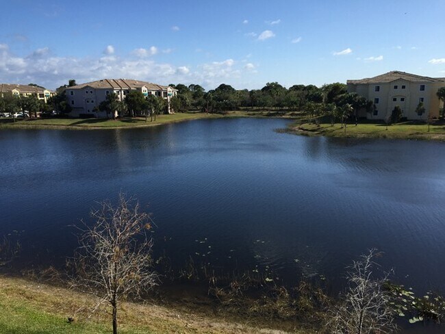 Building Photo - 2Bd /2Ba Condo with Stunning Lake Views!  ...