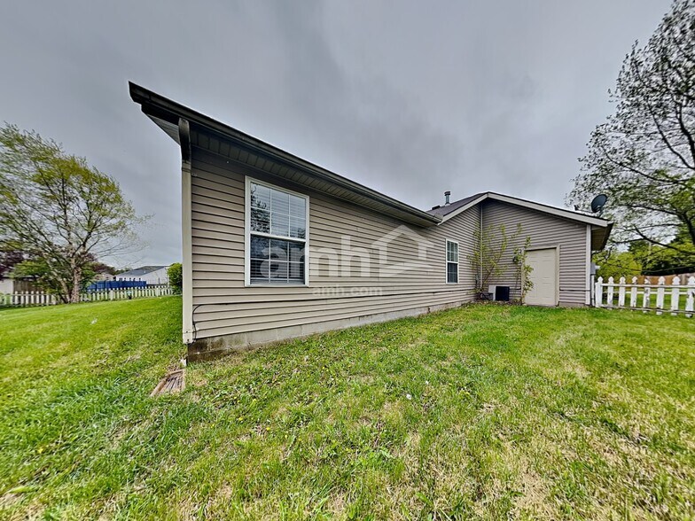 Building Photo - 209 Jay Rd