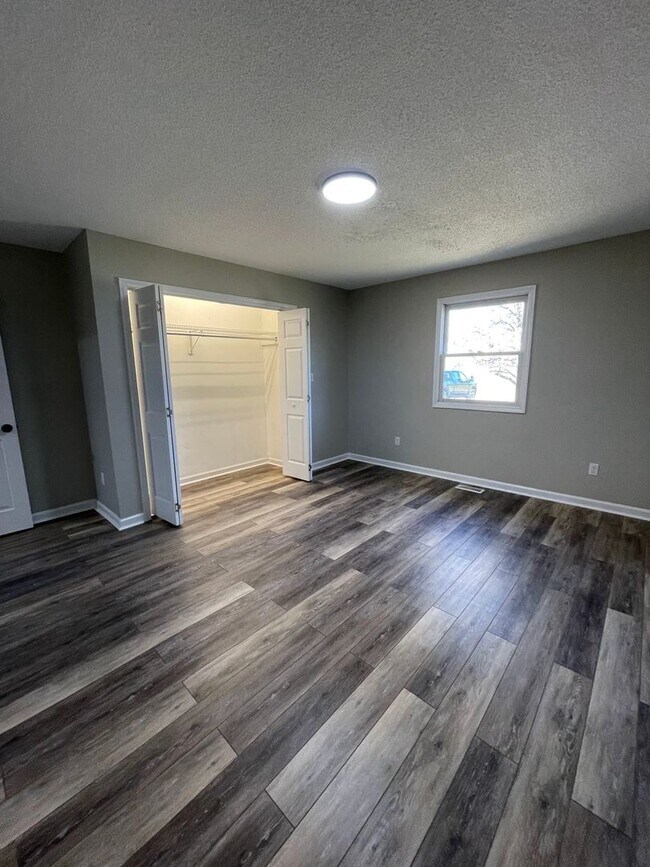 Building Photo - 407/409 Walnut Road