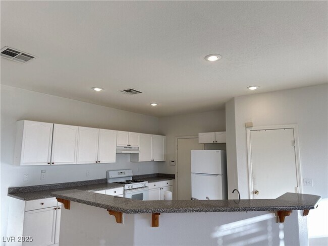 Building Photo - 161 Lenape Heights Ave