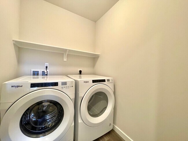 Building Photo - Great Townhome for rent