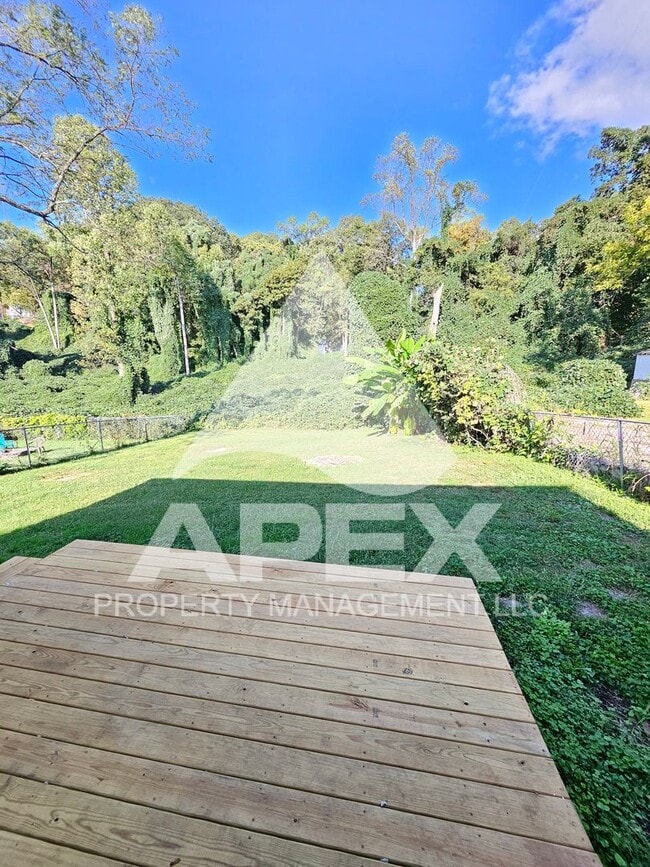 Building Photo - Charming 3 Bd 1- Ba Single Family Home in ...