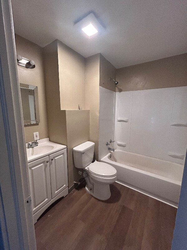 Building Photo - 1331 E 86th St