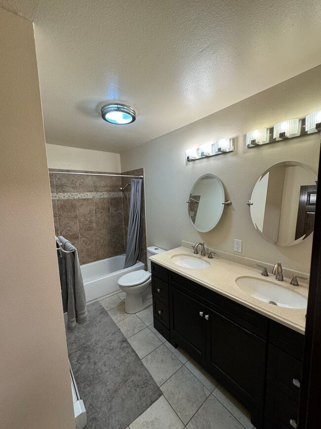 Building Photo - 2521 Autumn Cir