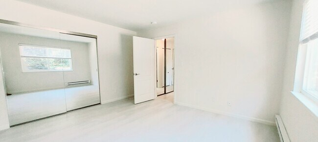 Building Photo - 227 Masters Ct