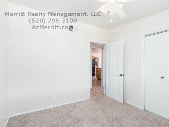 Building Photo - Spacious 3-Bedroom, 2-Bathroom Home Near U of A and Banner Health