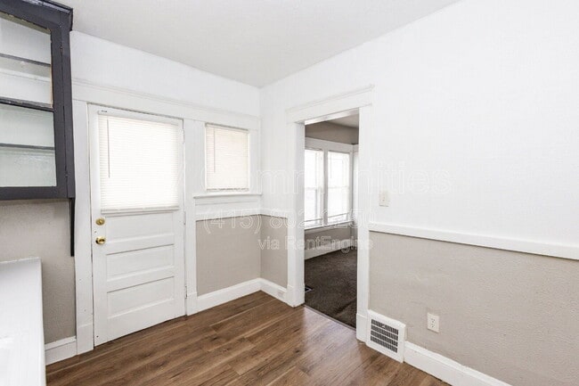 Building Photo - 3390 E 135th St