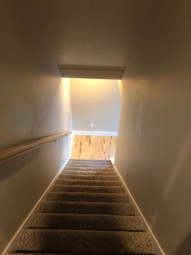 Building Photo - Gorgeous Lehi Townhome