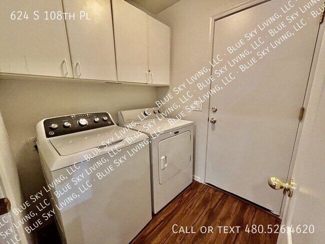 Building Photo - 624 S 108th Pl