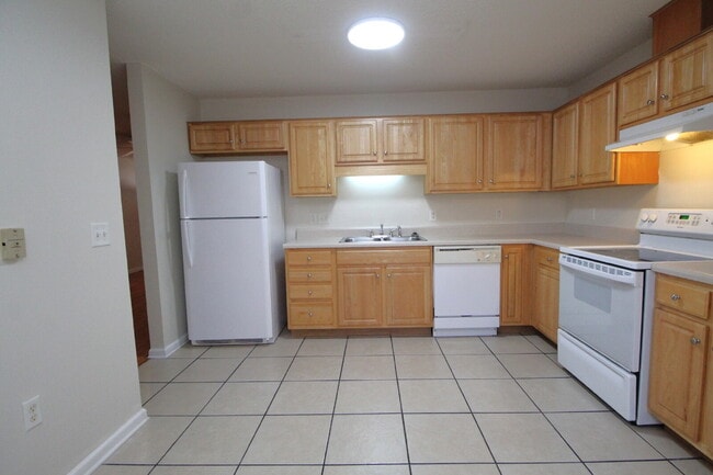 Building Photo - 2-Bed, 2-Bath Brick Duplex Near NAS Whitin...