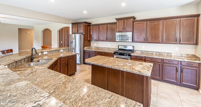 Building Photo - 18445 W Saguaro Ln
