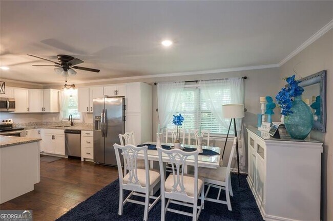 Building Photo - 1025 Hilburn Dr SE