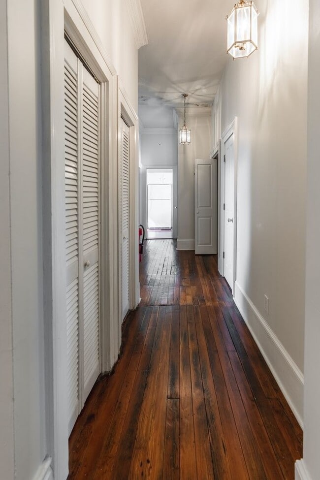 Building Photo - Lilac House