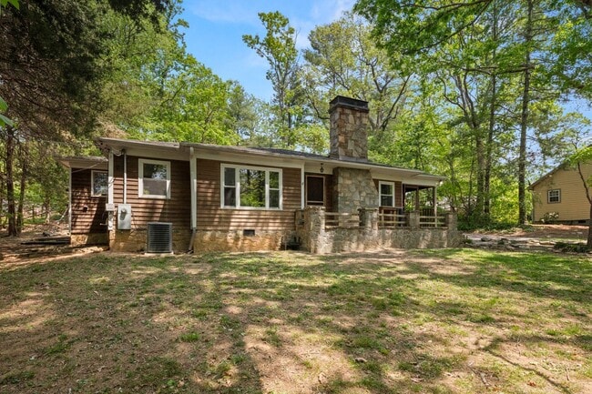 Building Photo - Royal Pines Cottage