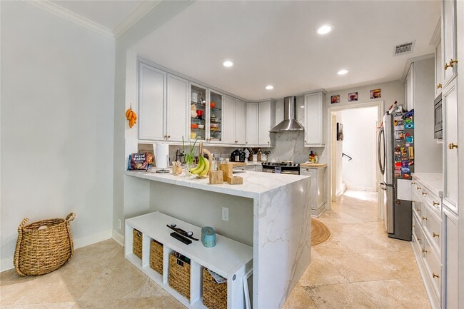 Building Photo - 239 Litchfield Ln