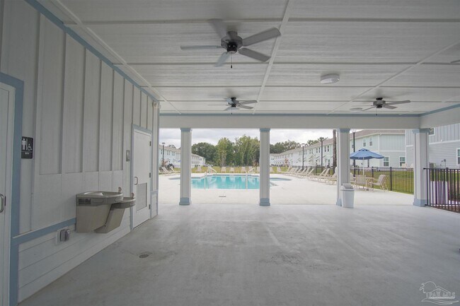 Building Photo - 1635 Iroquois Ct