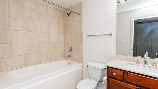 Building Photo - 1110 W 15th St