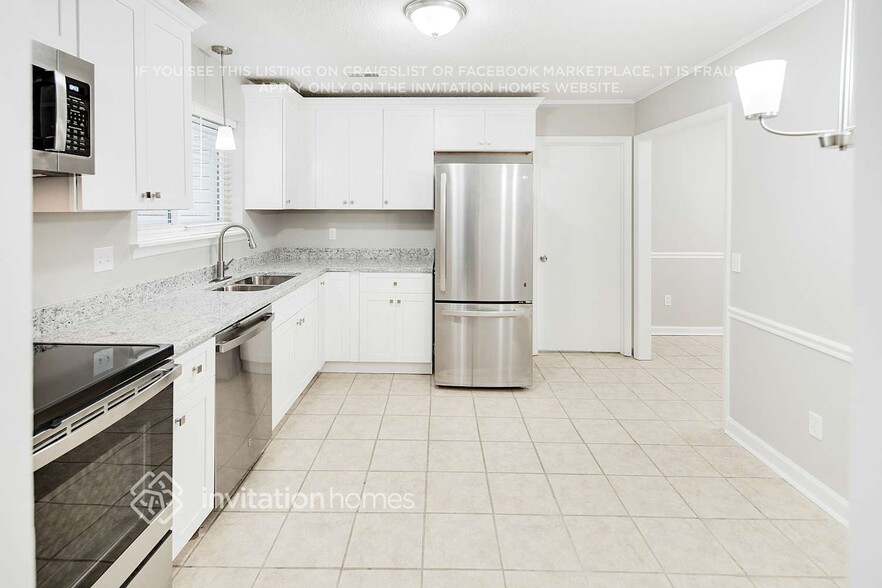 Building Photo - 7820 Hickory Hollow Ln