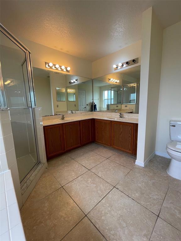 Building Photo - 560 Bristol Cir