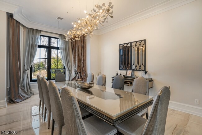 Building Photo - 6 Deer Trail Rd