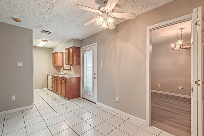 Building Photo - 17103 Blackhawk Blvd