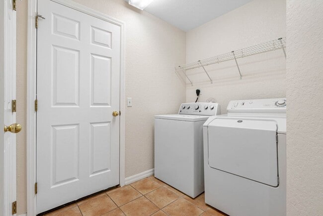Building Photo - 3063 Westmoreland Dr