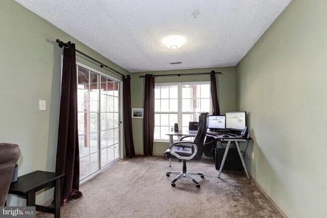 Building Photo - 208 Goldsborough Dr