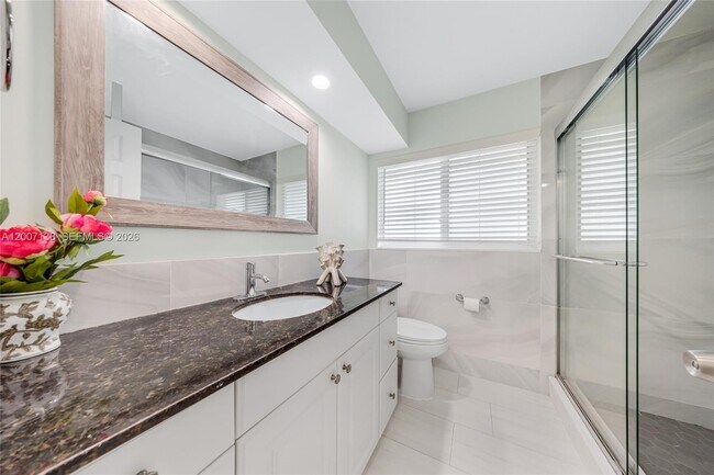 Building Photo - 1320 NE 27th Ave