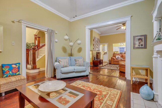 Building Photo - 524 E Duffy St