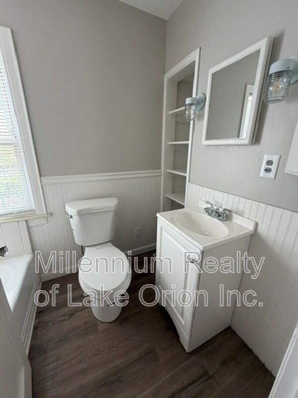 Building Photo - 27 Sylvan Ct