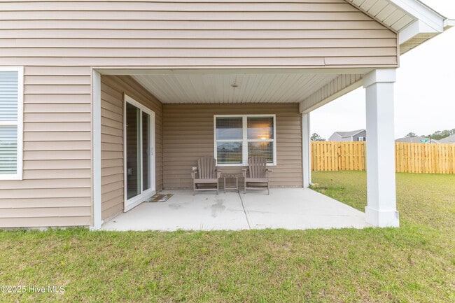 Building Photo - 509 Birdsong Dr
