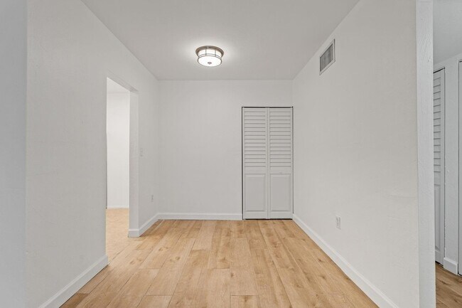 Building Photo - 7831 SW 56th St