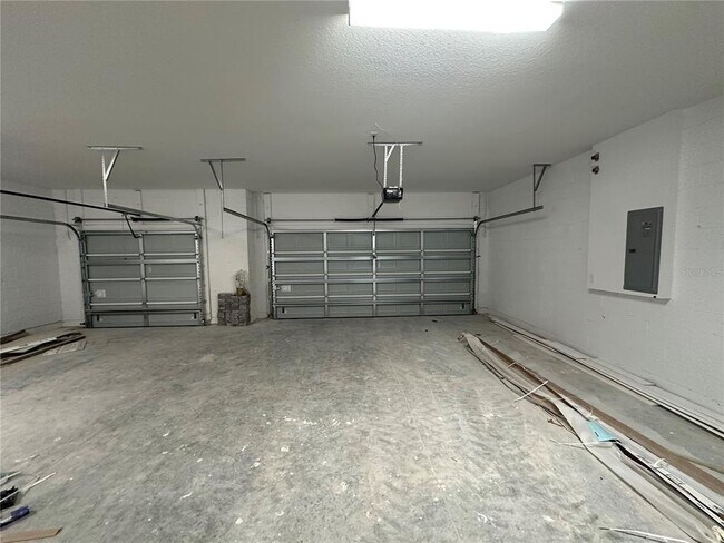 Building Photo - 9 Mimosa Ct W